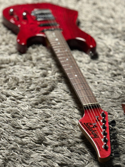 Soloking MS-1 Custom ในสีม่วงแดงใสพร้อมคอไม้เมเปิ้ลย่างและตัวไม้แอช 