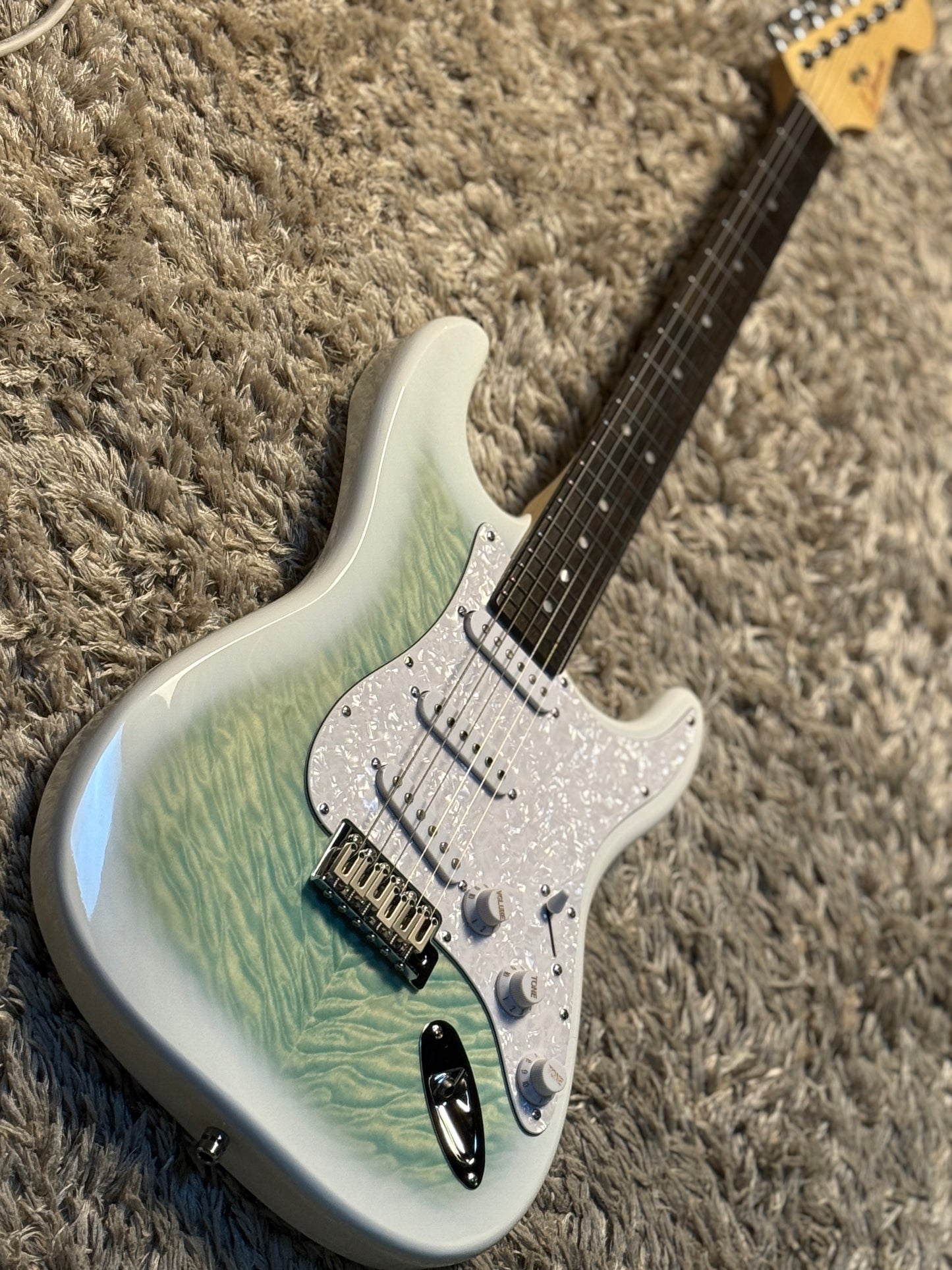 Dhatarattha Classic DST HSS in Larimar with Rosewood FB and Quilt Maple Top