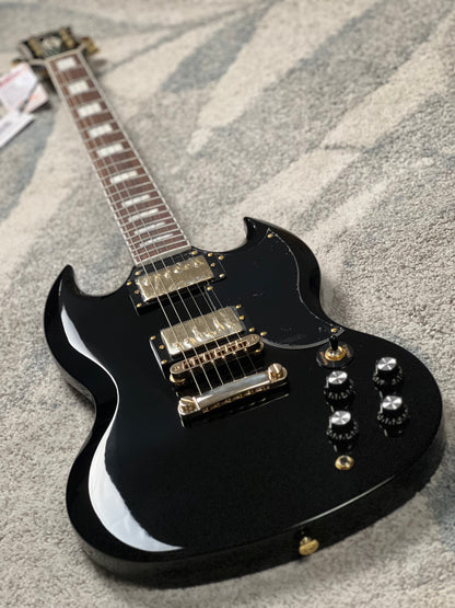 Soloking SG60 ในเชอร์รี่แดงใส 