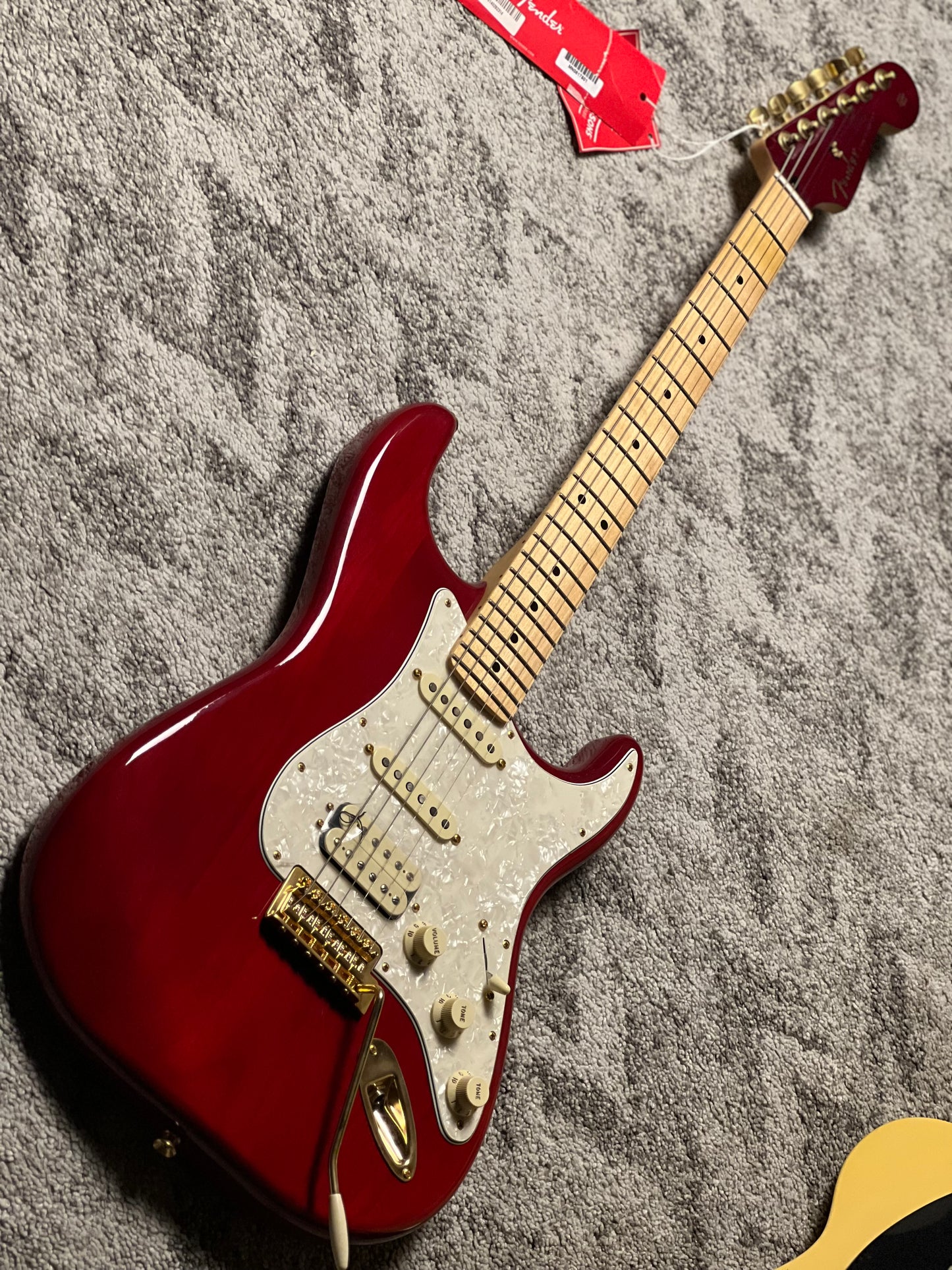 Fender Tash Sultana Stratocaster With Maple FB In Transparent Cherry MX20054061 (USED)