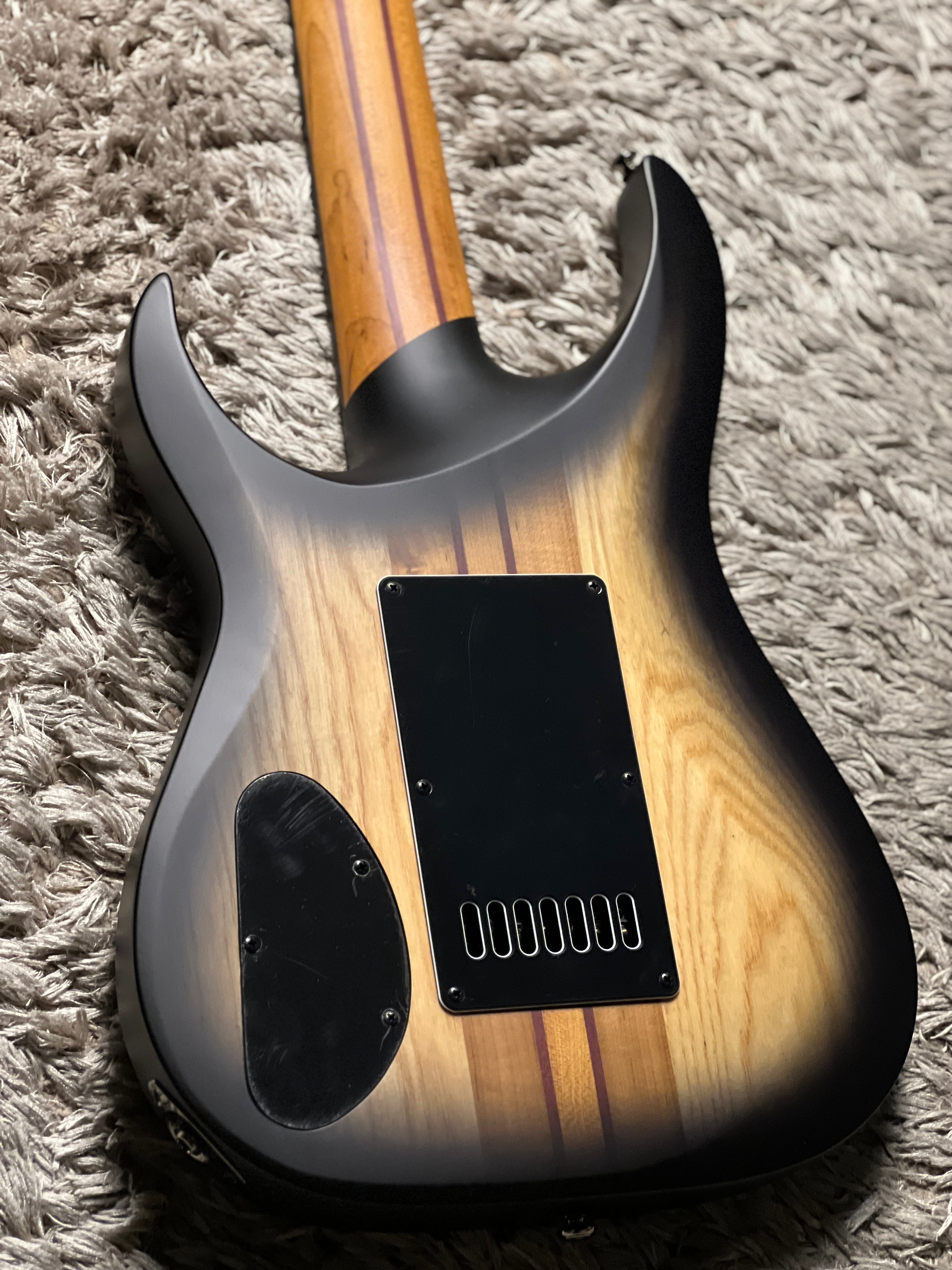 Schecter Banshee Mach-7 in Fallout Burst – nafiriguitar.com