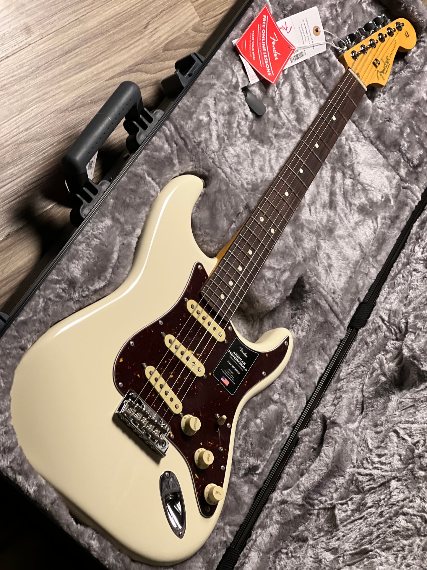 Fender American Professional II Stratocaster With Rosewood FB In Olympic White US23075009