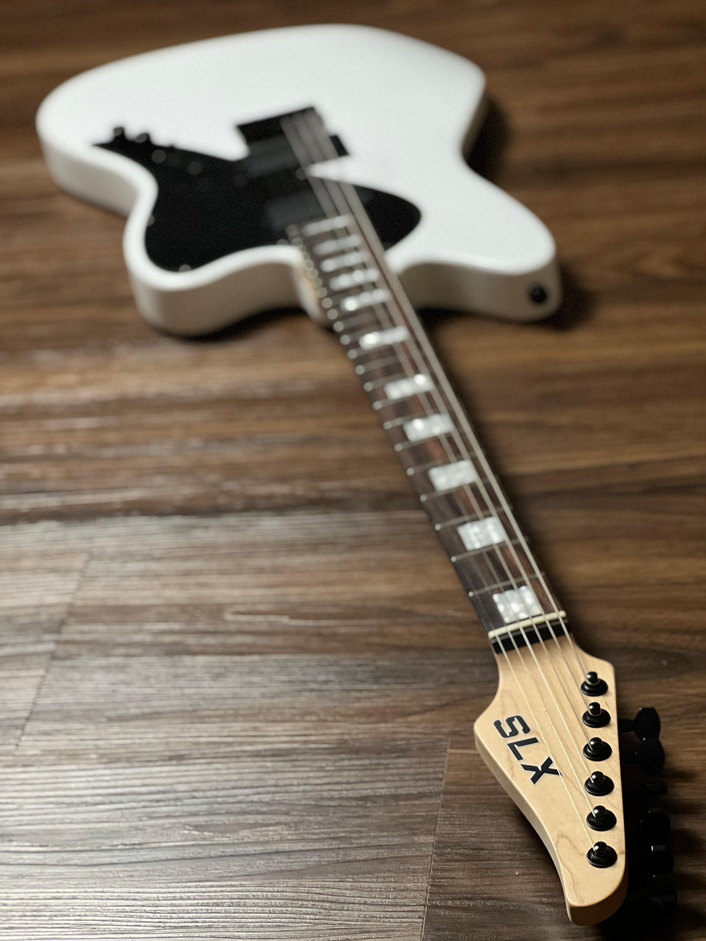 SLX Heron 24 HH Active in with Rosewood FB in Satin White