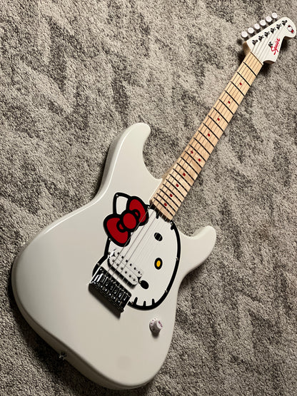Squier by Fender Limited Edition Hello Kitty Stratocaster with Maple FB in White