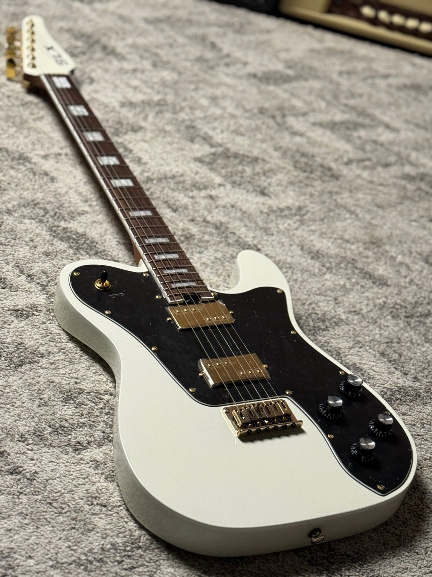 SLX Raven Deluxe HH in Olympic White with Rosewood FB