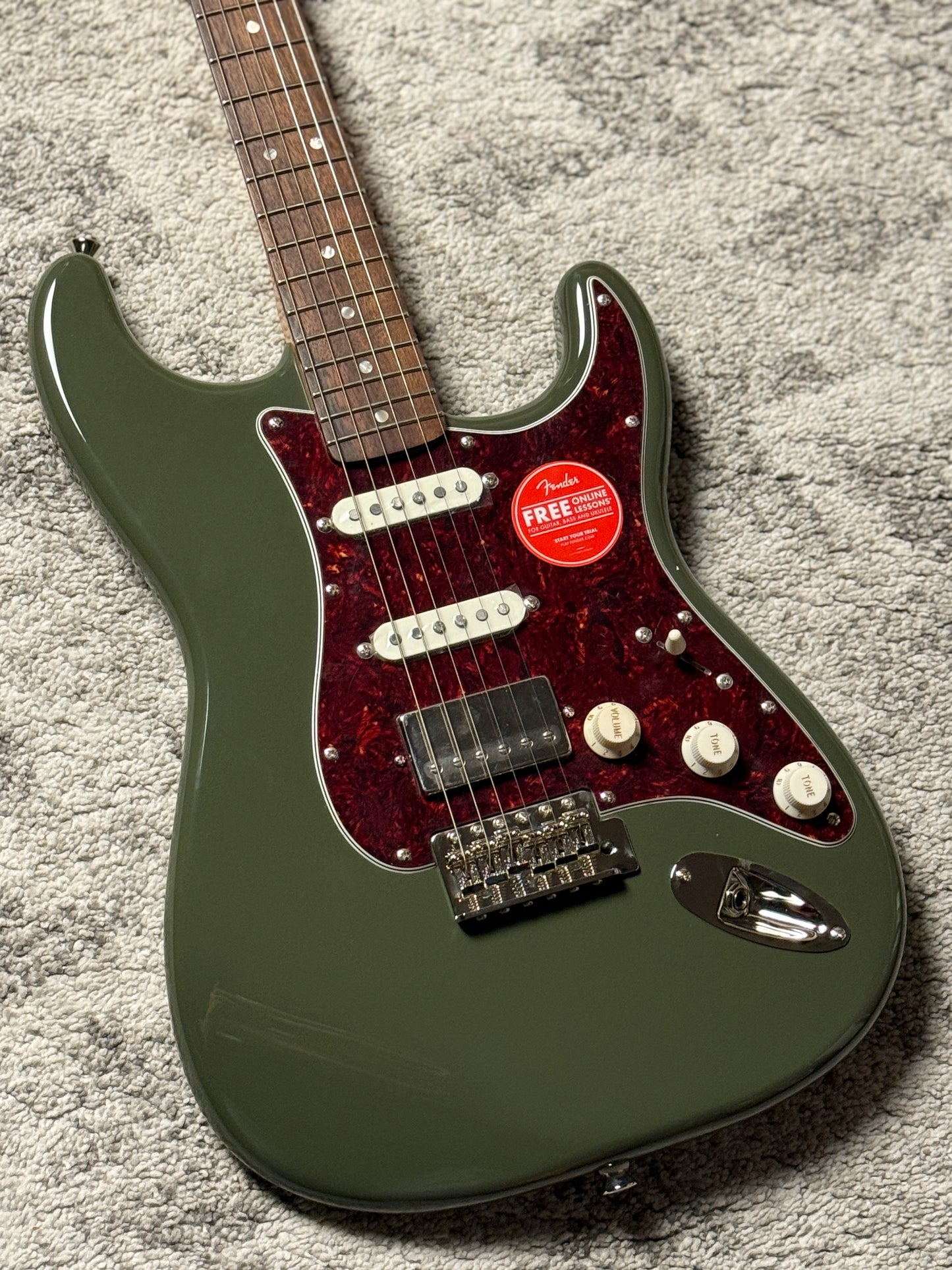 Squier FSR Classic Vibe 60s Stratocaster HSS with Laurel FB in Olive Metallic