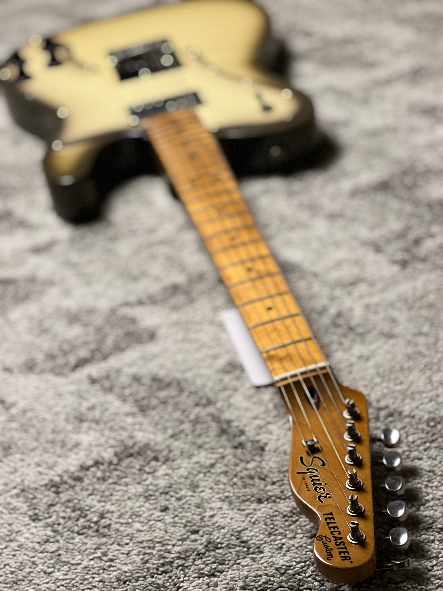 Squier FSR Classic Vibe 70s Telecaster Custom with Maple FB in Antigua Burst