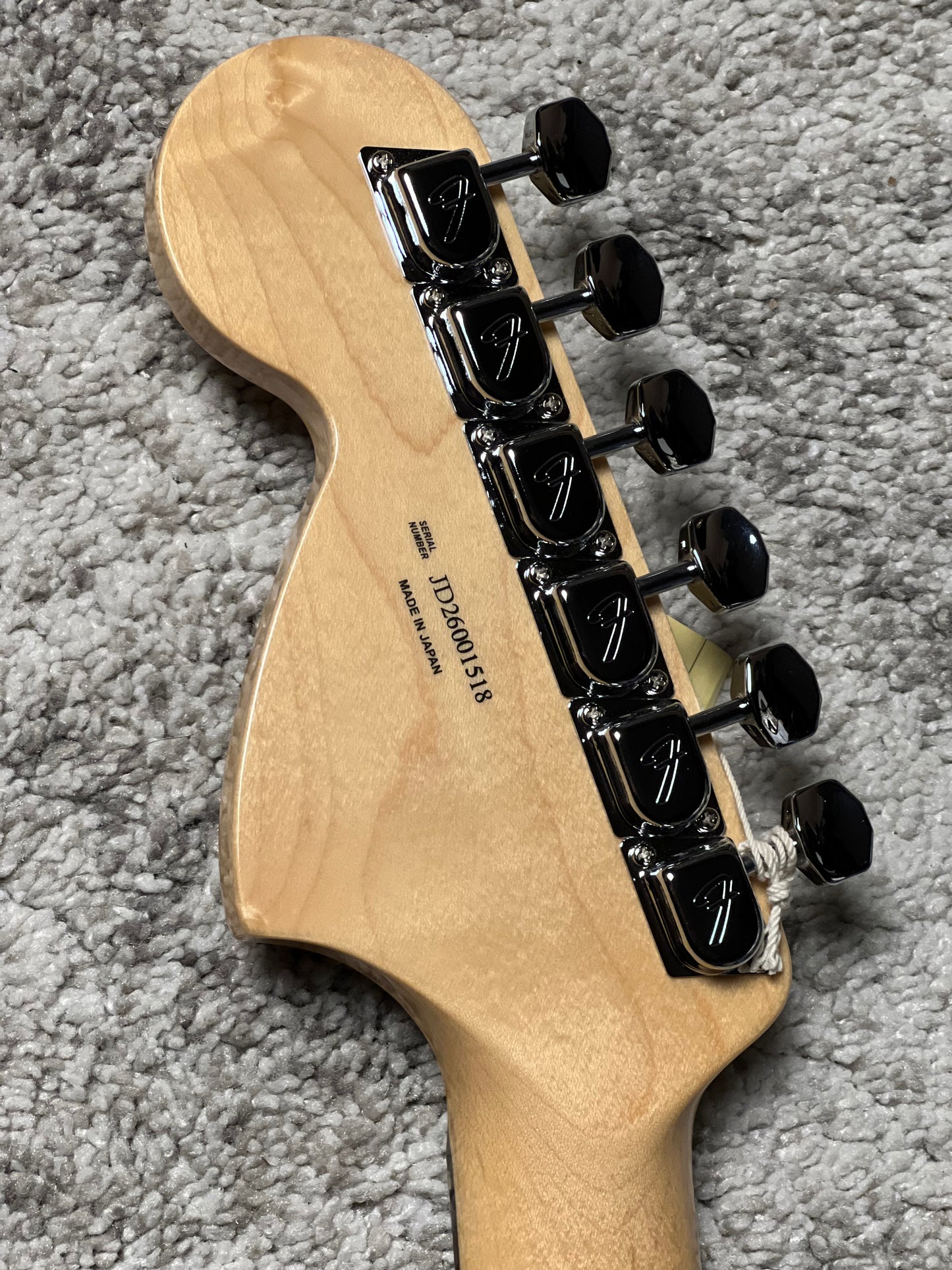Fender Japan Traditional II Late 60s Stratocaster with Rosewood FB in 3 Tone Sunburst JD26001518