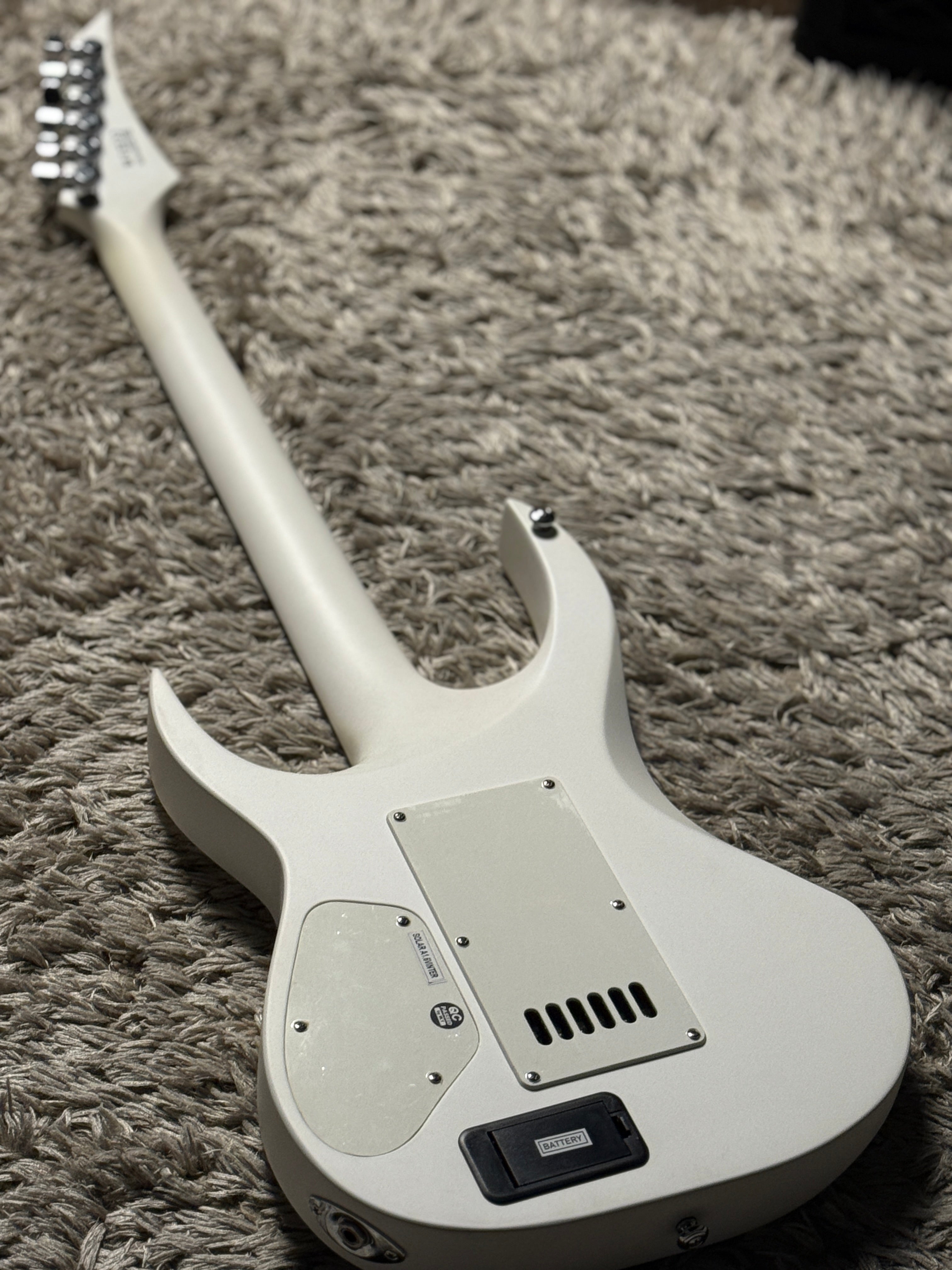 Solar A1.6VINTER in Pearl White Matte – nafiriguitar.com
