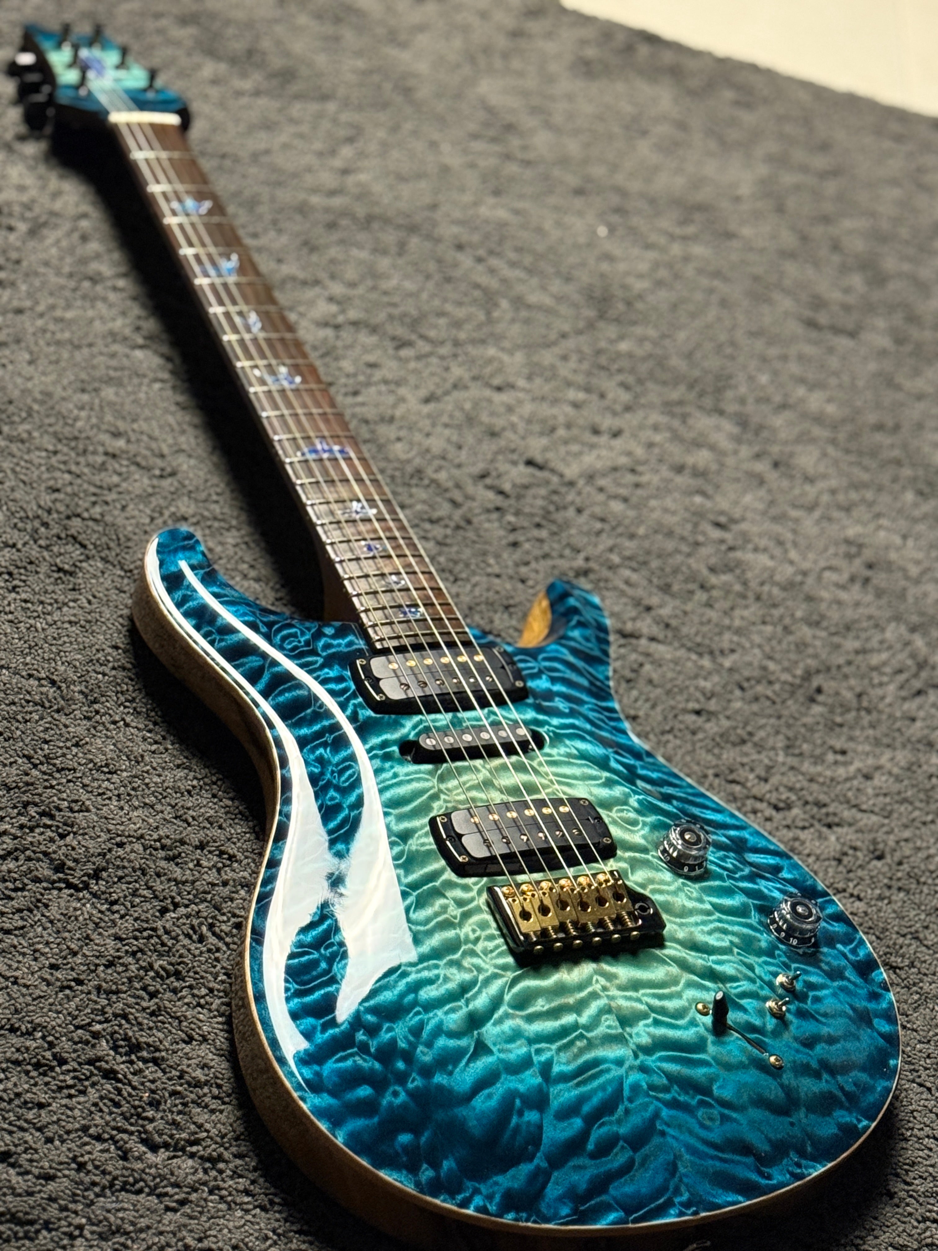 PRS Private Stock Modern Eagle V in Sub Zero Glow 23367111