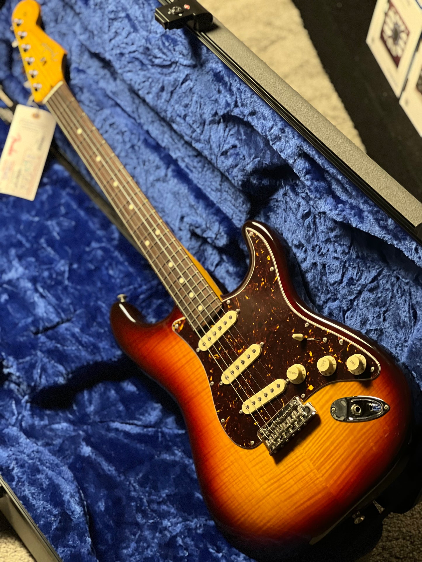 Fender 70th Anniversary American Professional II Stratocaster with RW FB in Comet Burst US24026056