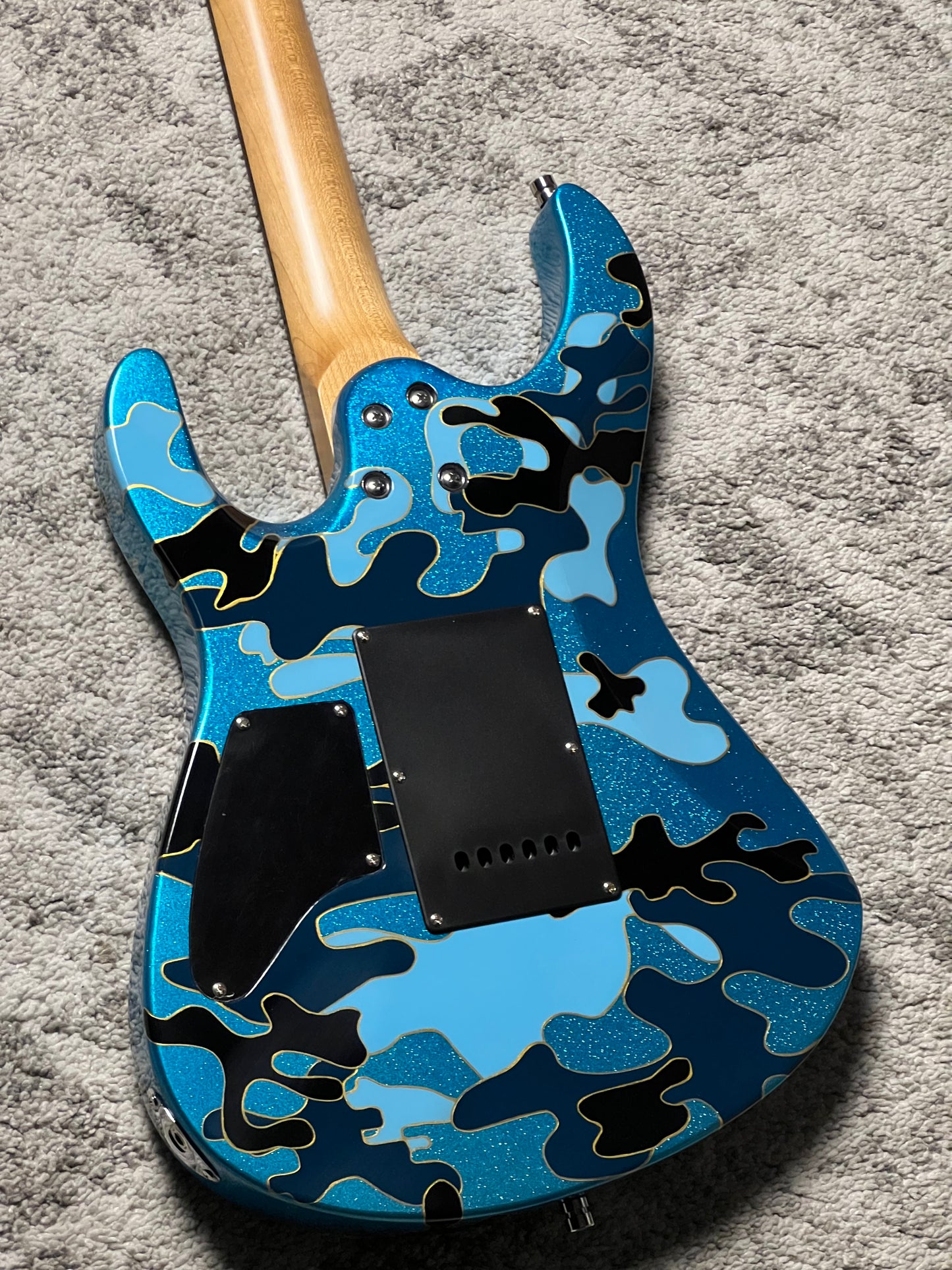 Dhatarattha Custom DST Artist Hand Paint "Blue Sparkle Camo"
