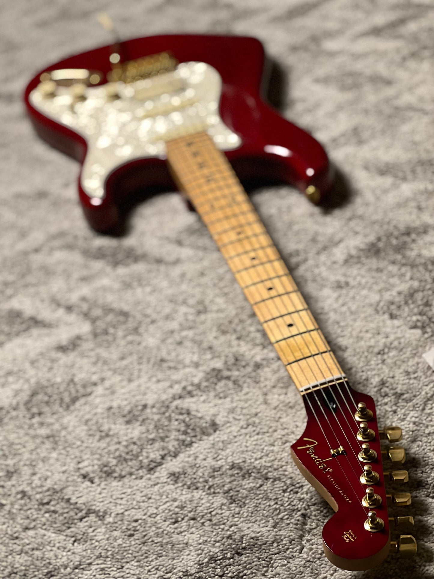 Fender Tash Sultana Stratocaster With Maple FB In Transparent Cherry MX20054061 (USED)