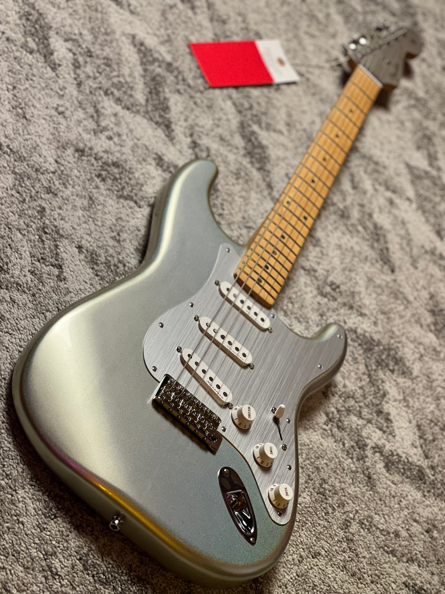 Fender H.E.R. Stratocaster with Maple FB in Chrome Glow MX21538693