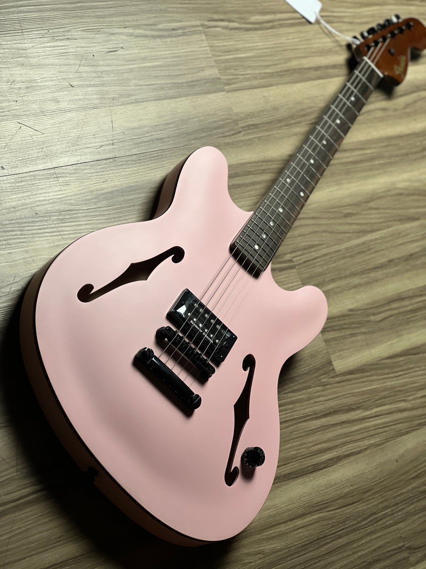 Fender Tom DeLonge Starcaster with Rosewood FB In Shell Pink