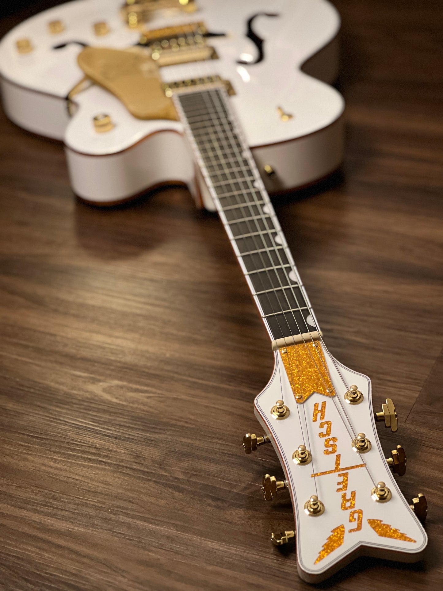 Gretsch G6136TG Players Edition Falcon Hollowbody With Bigsby In White