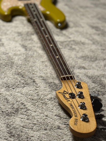 Fender Mark Hoppus Signature Bass in Surf Green MX11090429 (USED)