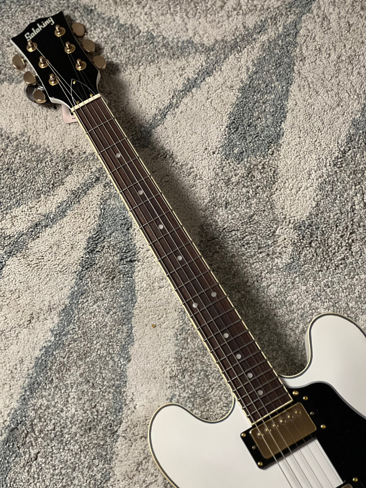 Soloking SH-335 Heritage in Alpine White with Gold Hardware