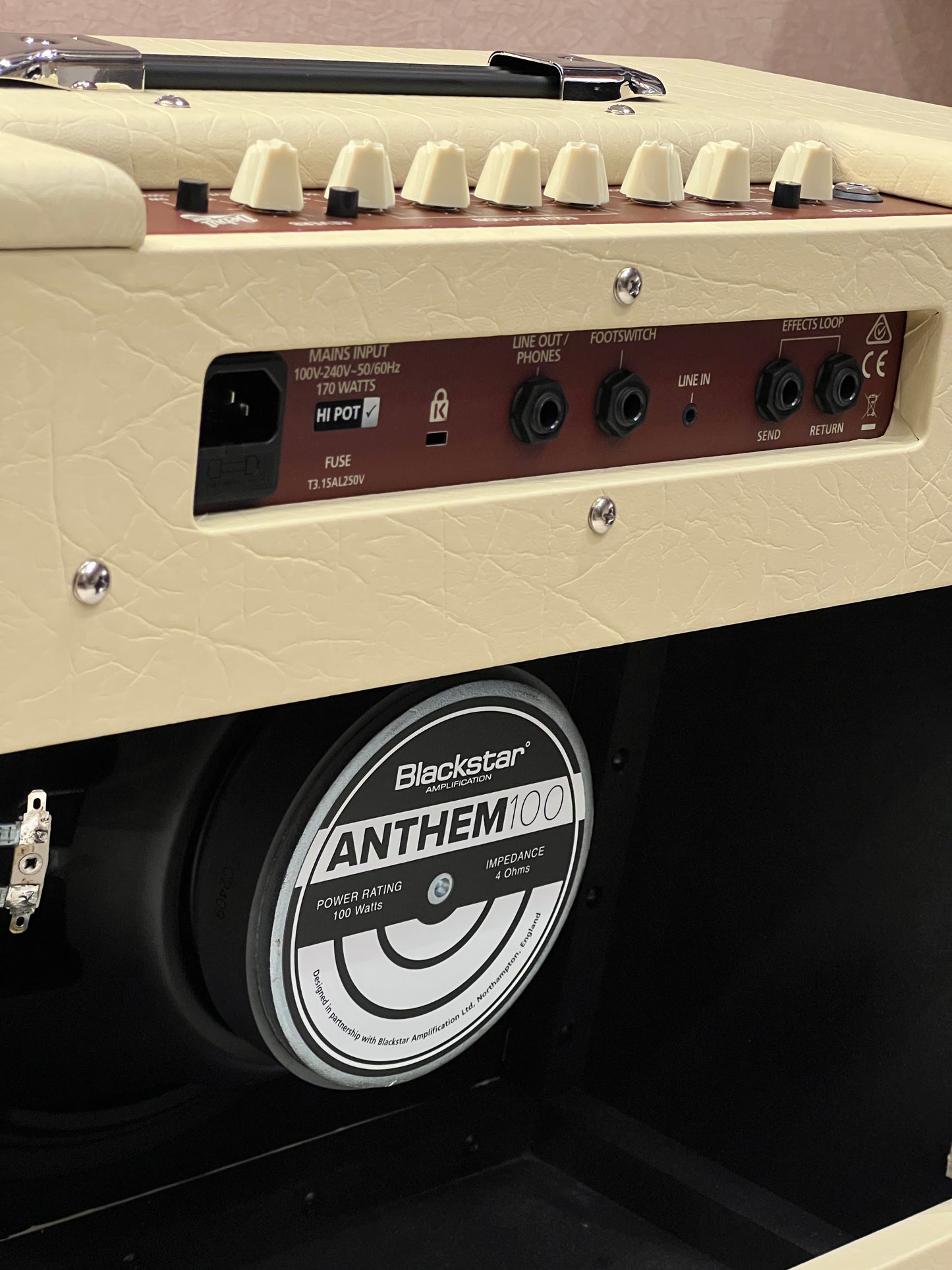 Blackstar Debut 100R 1X12 Combo in Cream