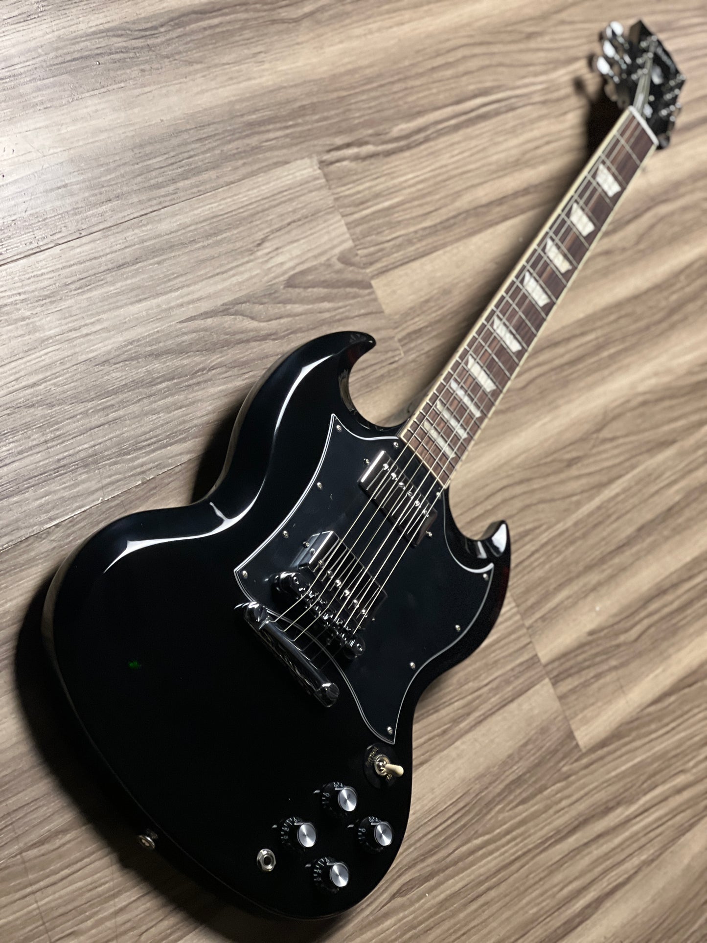 Gibson SG Standard in Ebony Modern Collection 231240223