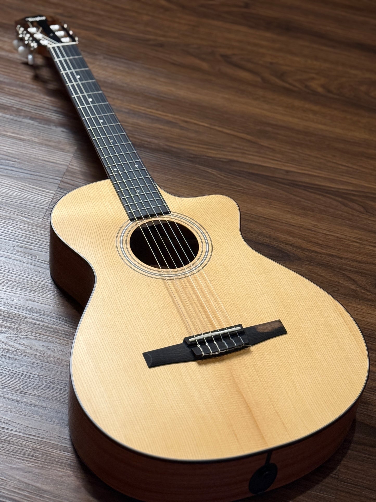 Taylor 112ce-N Acoustic Guitar in Sapele/Spruce