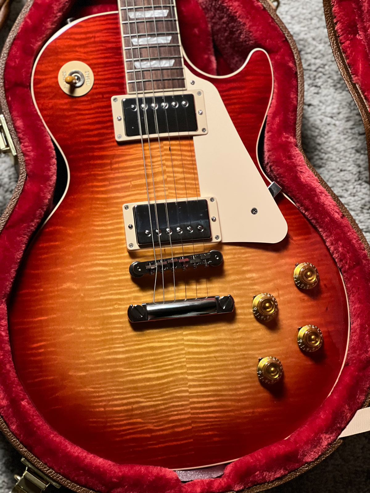 Gibson Japan Exclusive Les Paul Standard 50s "Custom Shop Top" in Heritage Cherry Sunburst 219150145