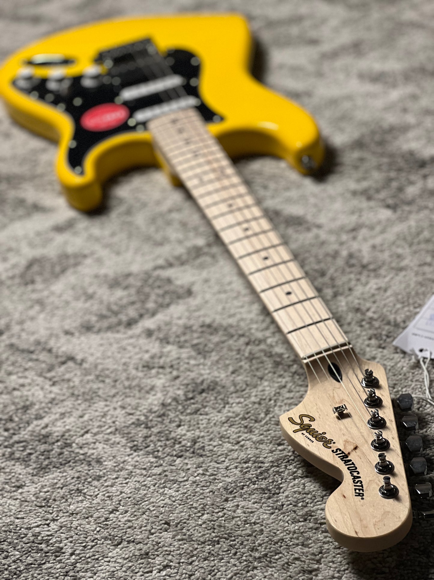 Squier FSR Affinity Series Stratocaster HSS with Maple FB in Graffiti Yellow