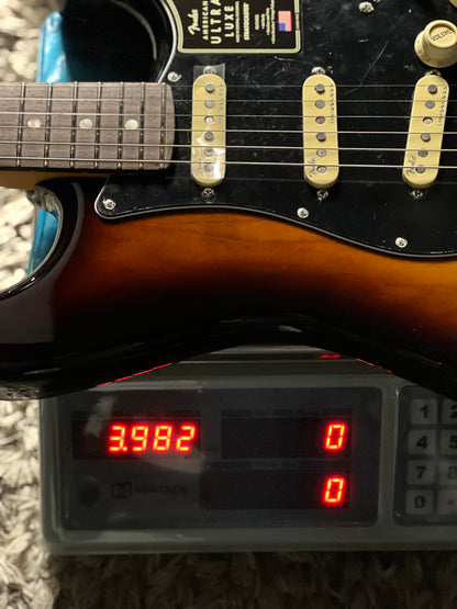 Fender American Ultra Luxe Stratocaster in 2 Color Sunburst with Rosewood Fingerboard US23058700