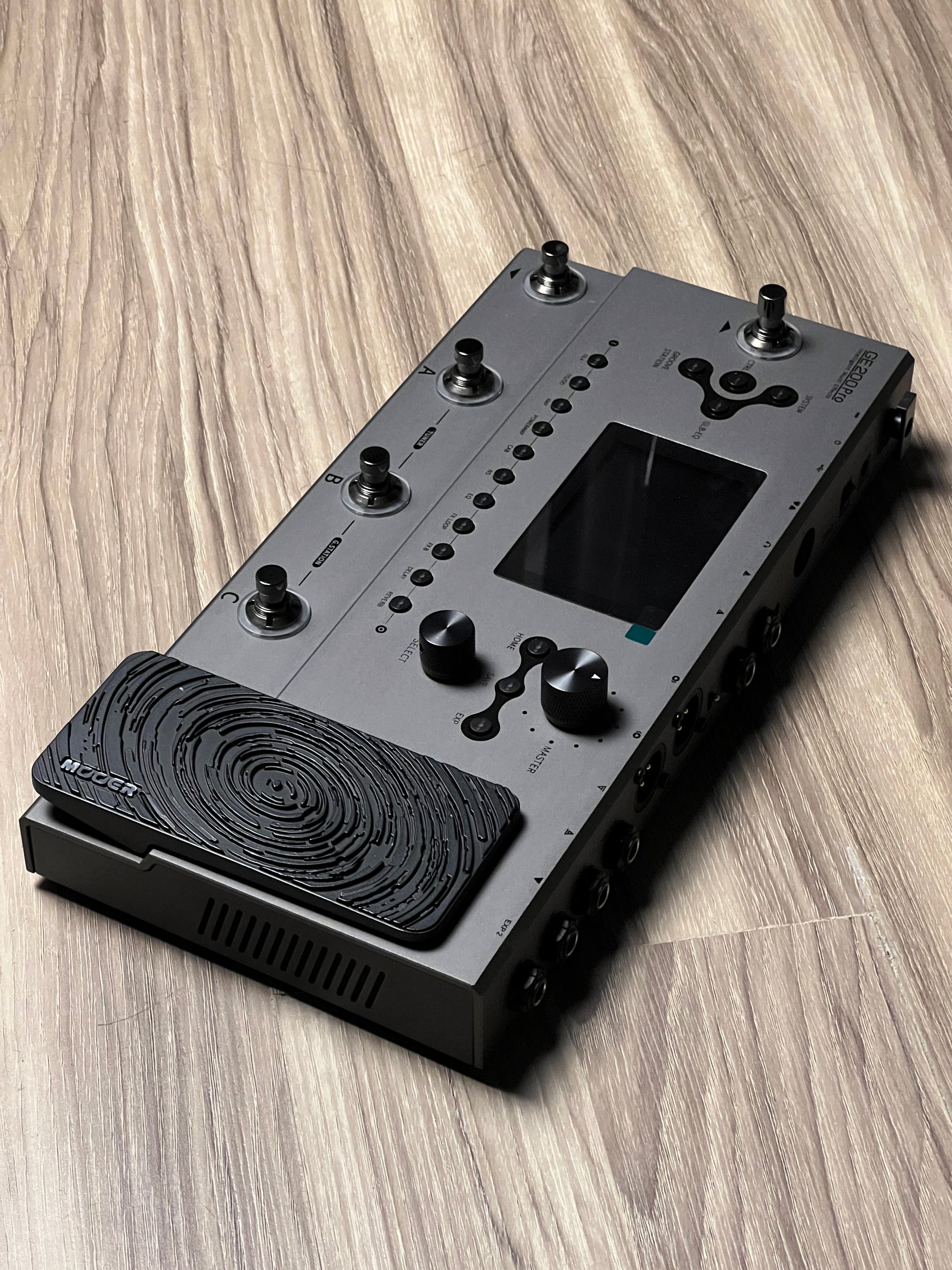 Mooer GE200 PRO Amp Modeling & Multi Effects Processor –
