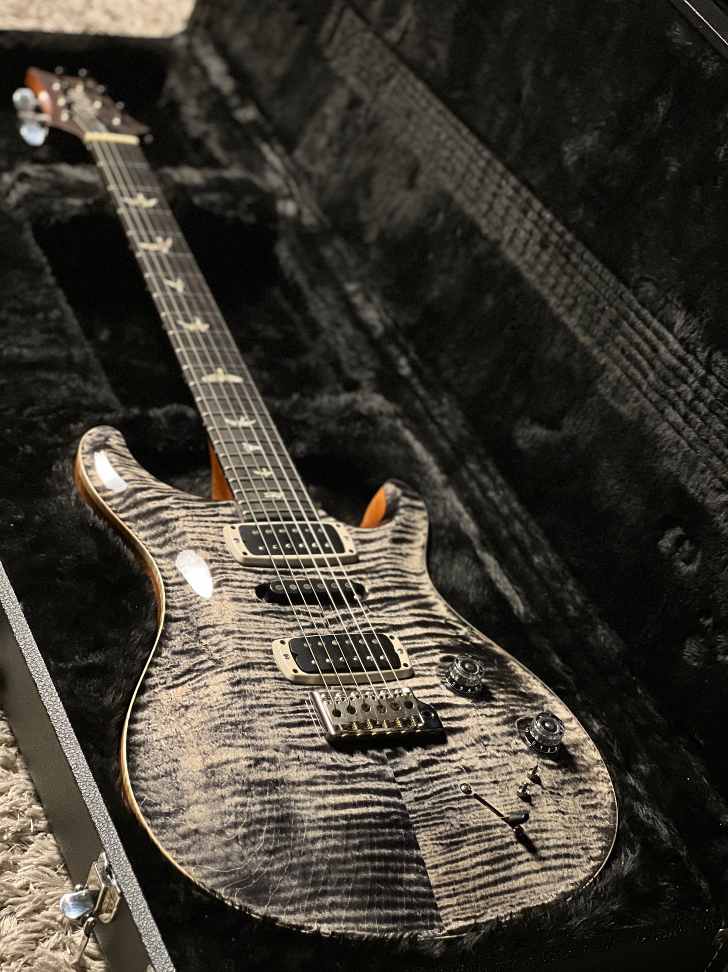 PRS Modern eagle V in Charcoal S/N 23 0357153