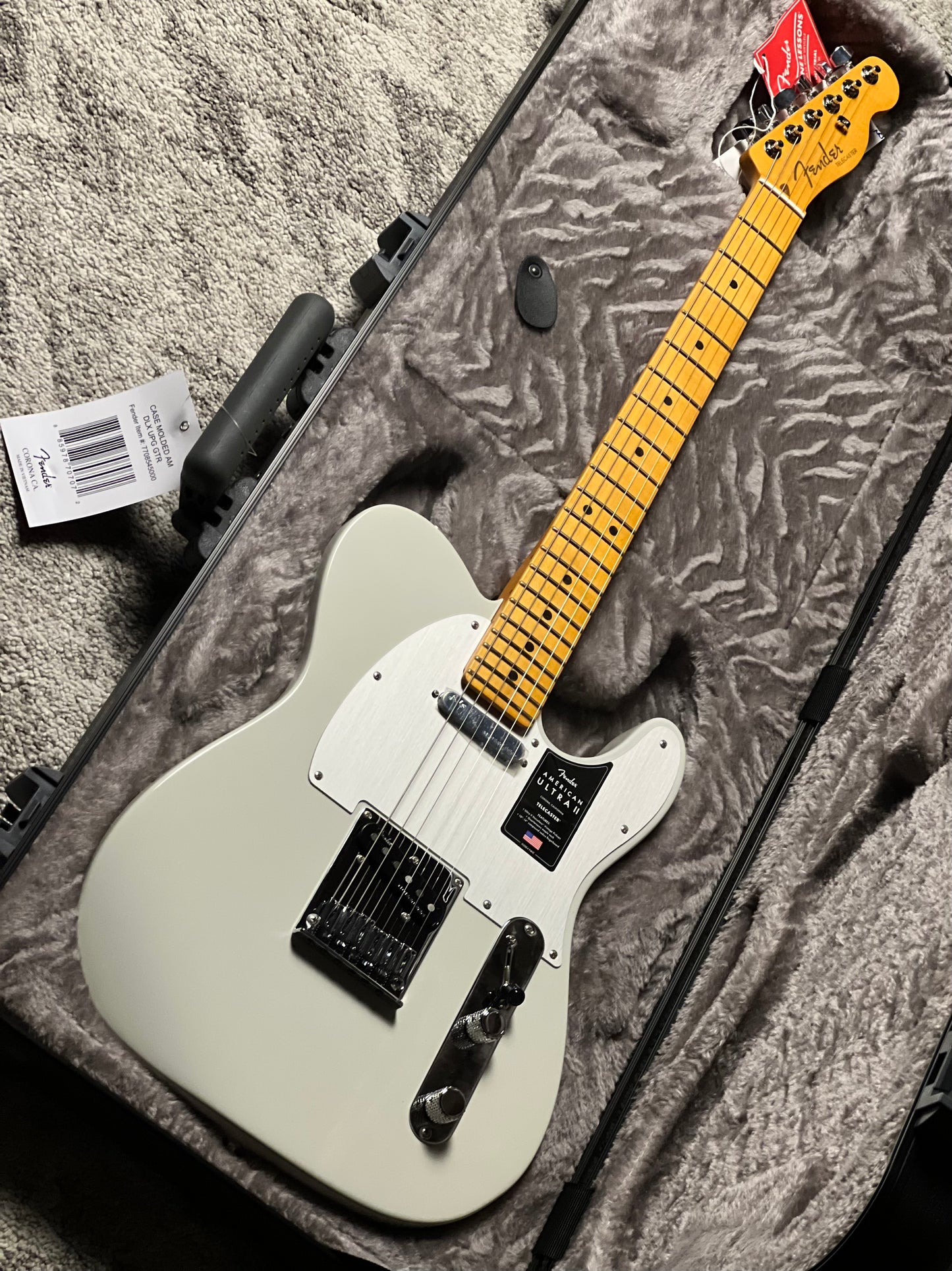 Fender American Ultra II Telecaster with Maple FB in Avalanche US24063338