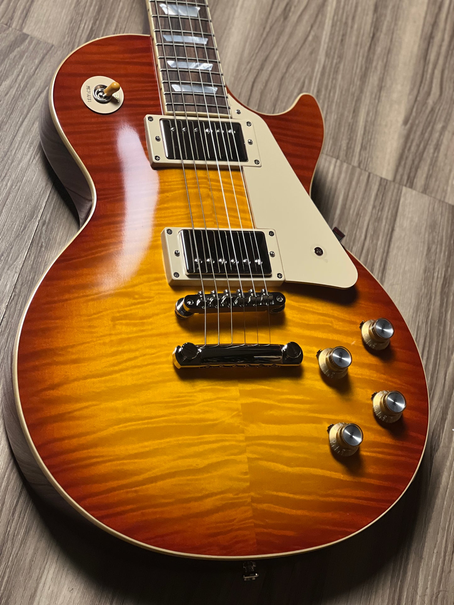 Epiphone 1960 Les Paul Standard Reissue in Washed Cherry Burst w/Case 25011520558