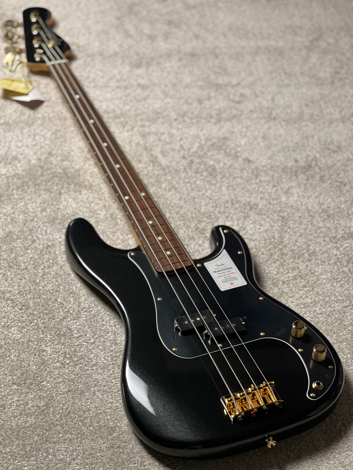Fender Japan Traditional 2025 Collection 60s Precision Bass with RW FB in Black Pearl JD25012718
