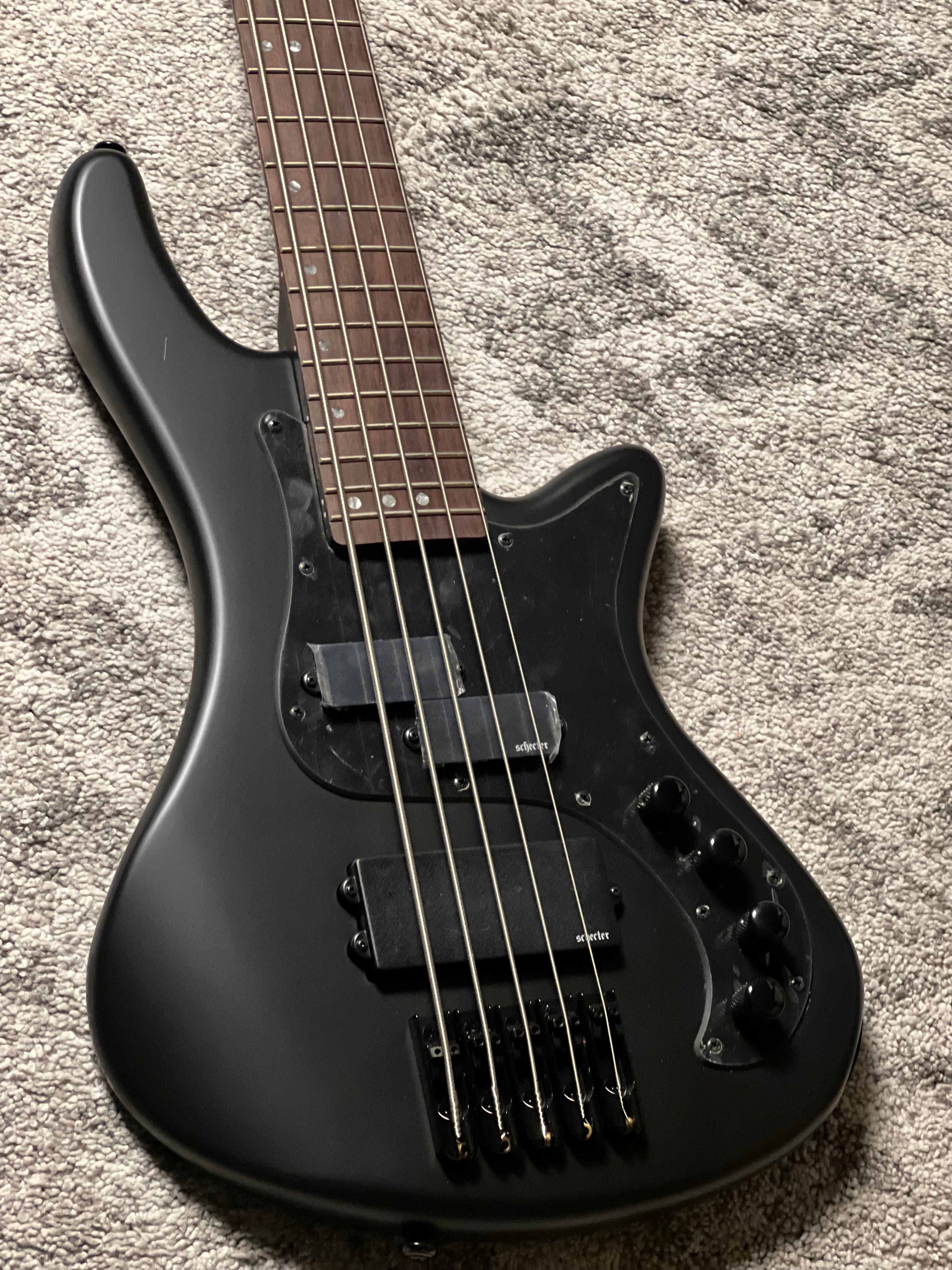 Schecter Stiletto Stealth-5 in Satin Black – nafiriguitar.com