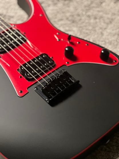 Ibanez Gio GRG131DX-BKF in Black Flat