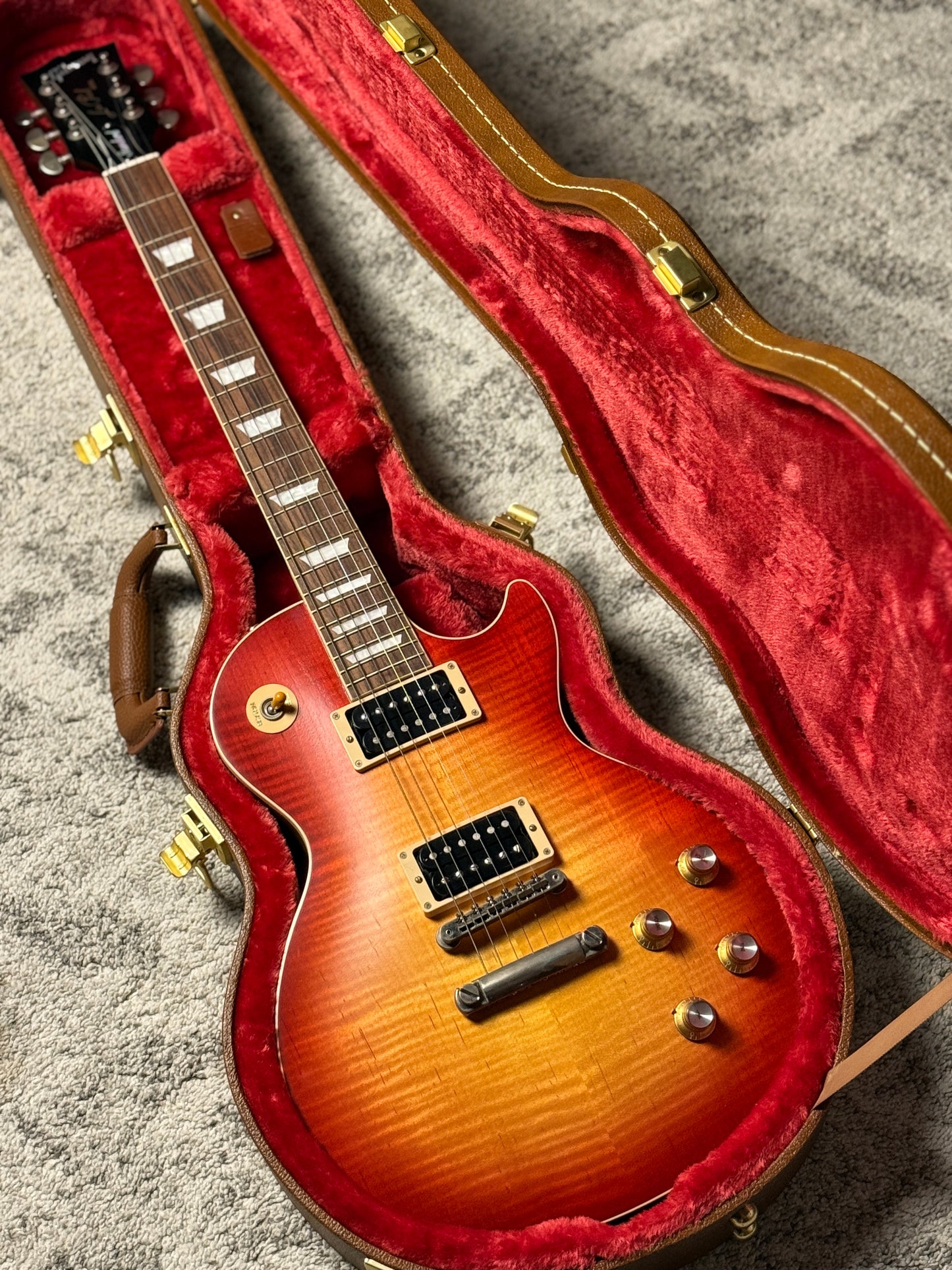 Gibson Les Paul Standard Faded 60s In Vintage Cherry Sunburst with Case 204130110