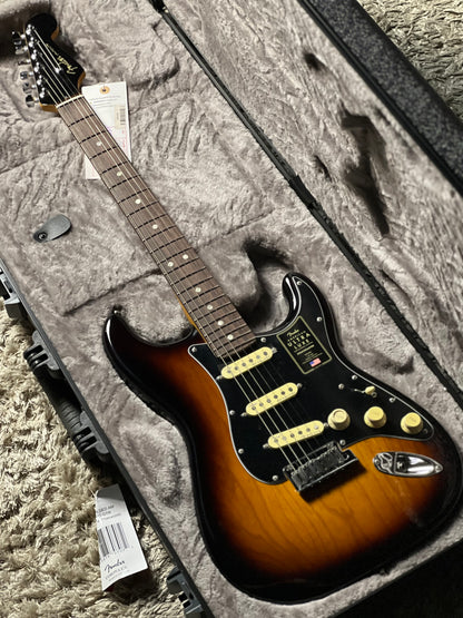 Fender American Ultra Luxe Stratocaster in 2 Color Sunburst with Rosewood Fingerboard US23058700