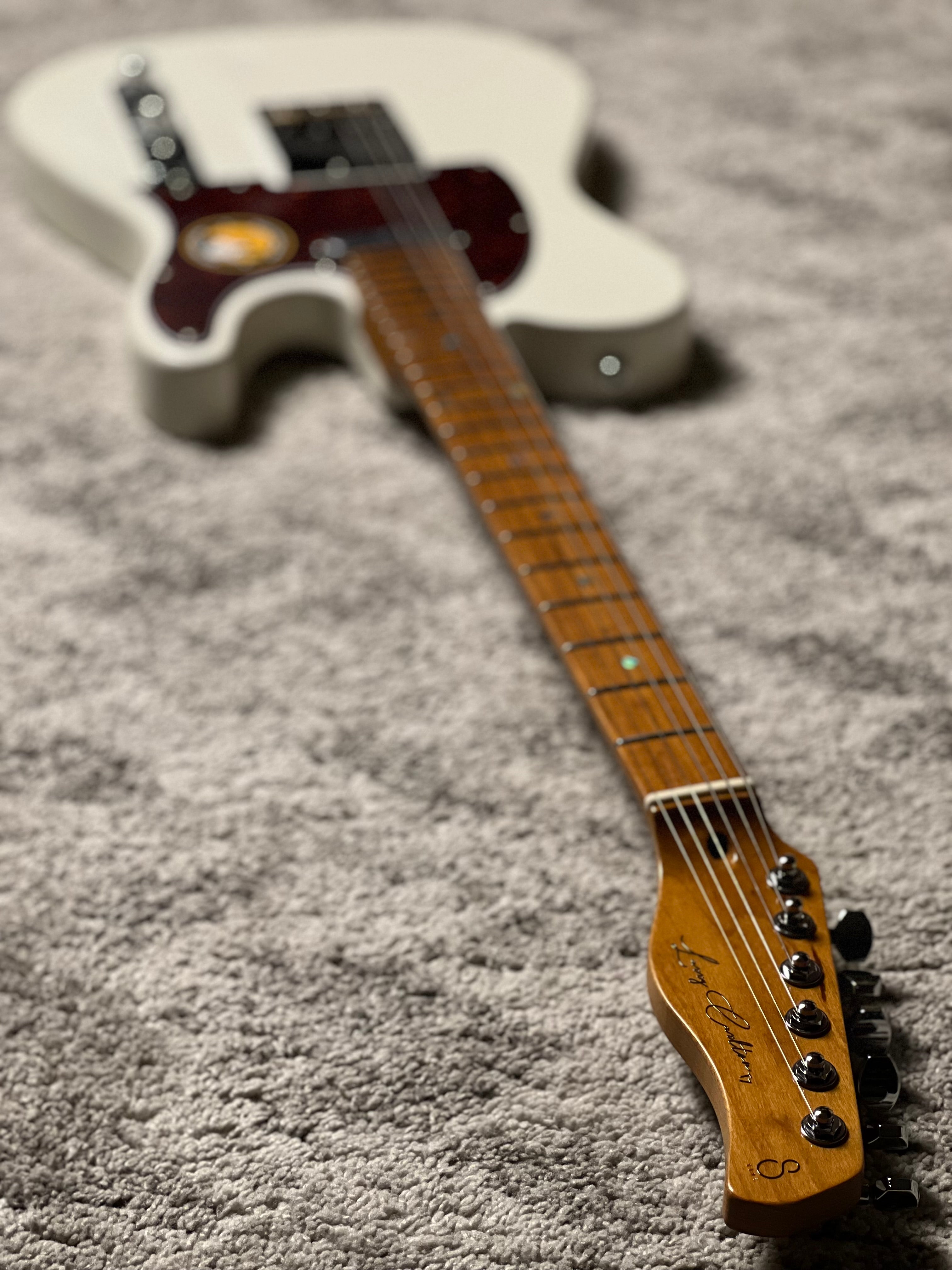 Sire Larry Carlton T7 in Antique White – nafiriguitar.com
