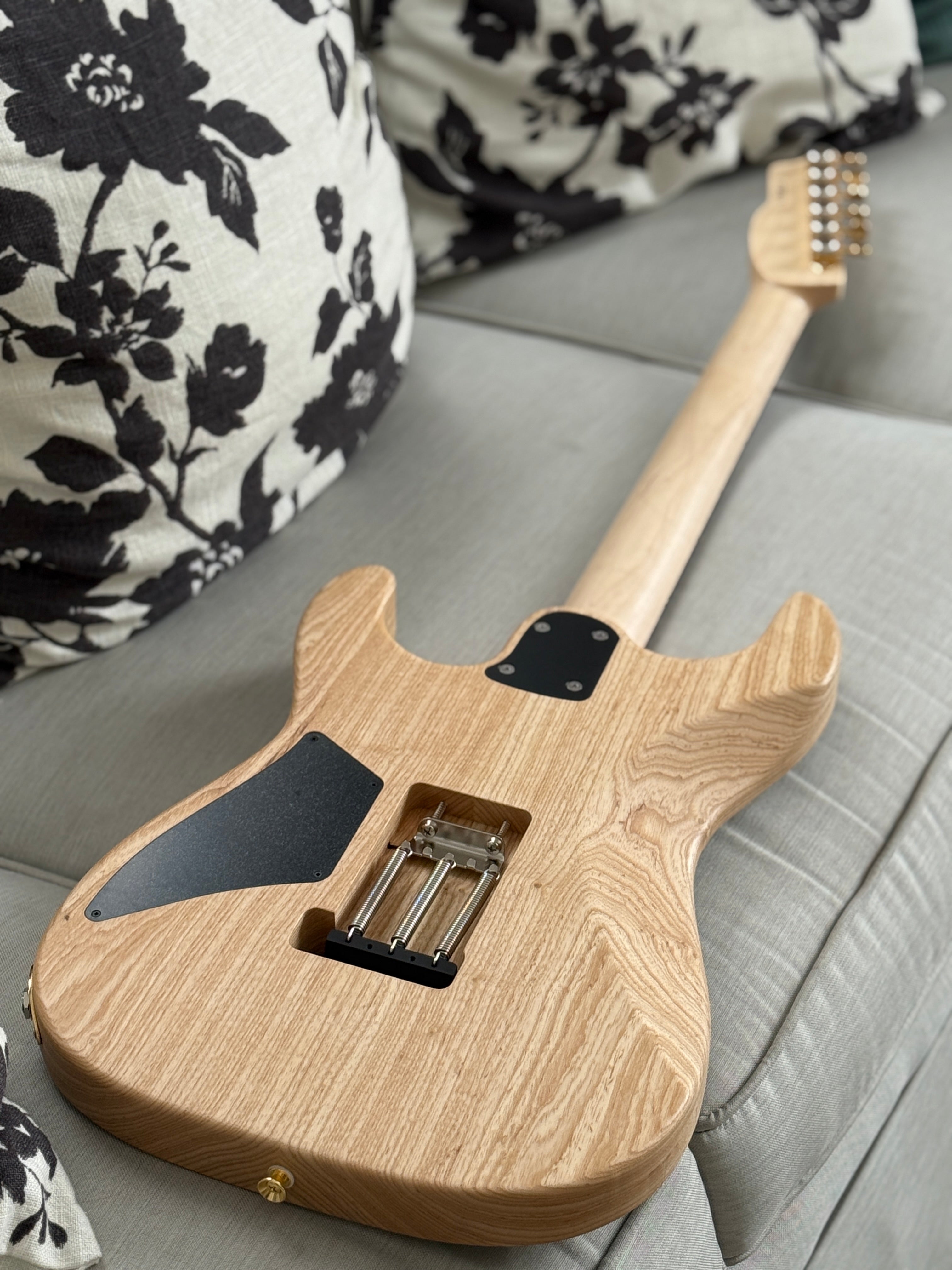 Saito S-622 SSH with Rosewood and Gold Hardware in White Granite