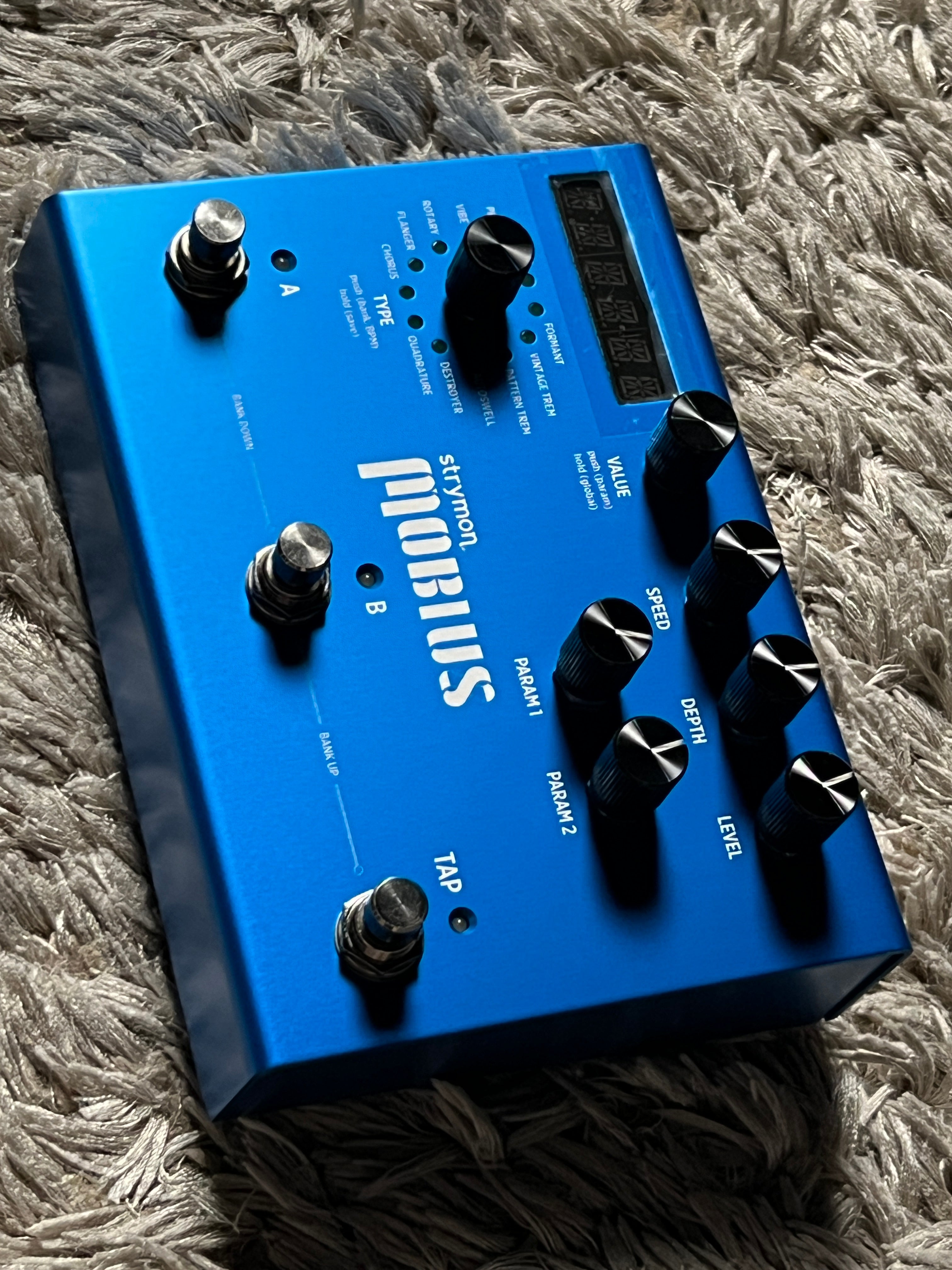 Strymon Mobius Modulation Guitar Effects Pedal – nafiriguitar.com