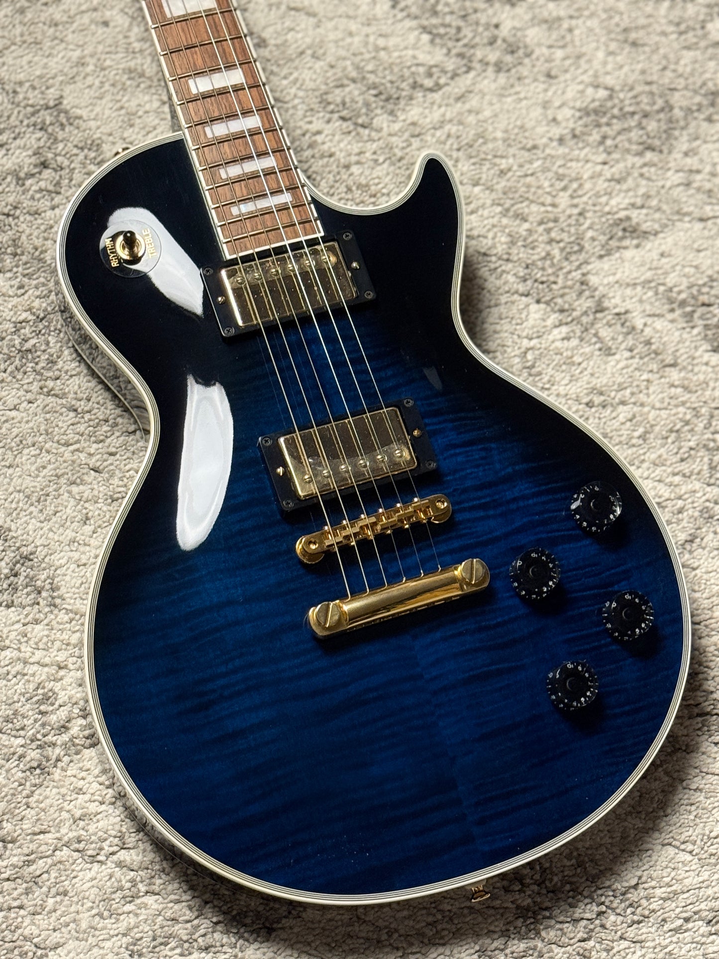 Tokai Love Rock Custom Shop LC-136S F สี Cobalt Fade