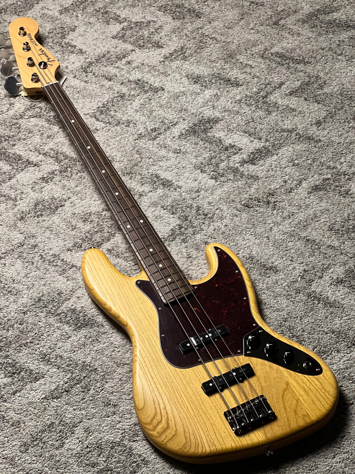 Fender MIJ Limited Jazz Bass Guitar with RW FB in Raw Ash Vintage Natural JD25010606