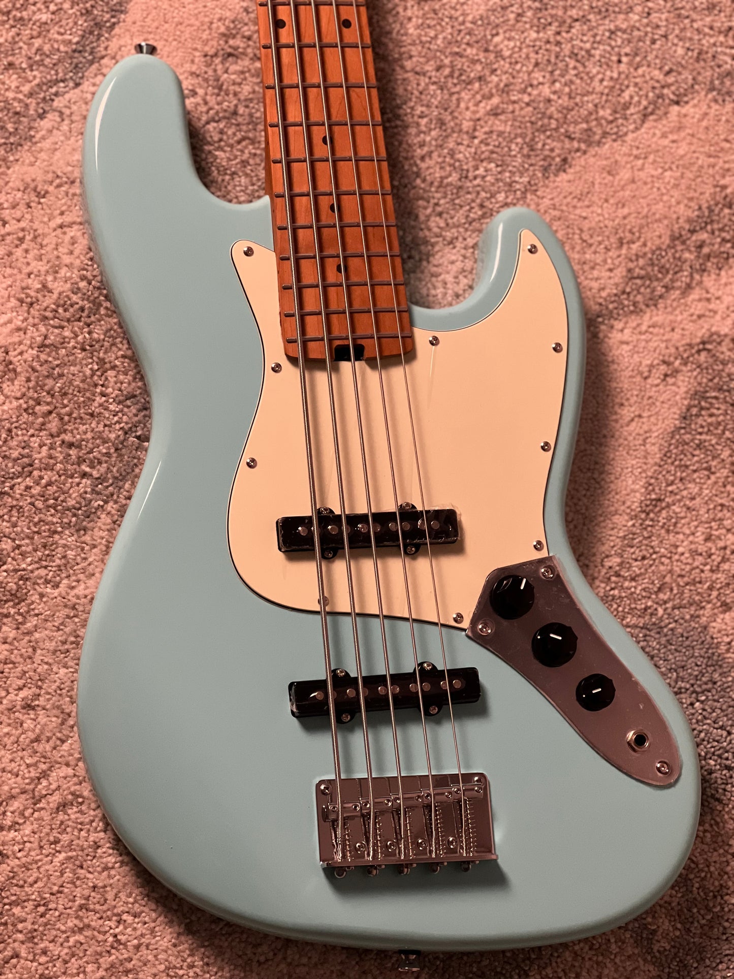 SQOE SJB650 Roasted Maple Series 5 String Bass in Vintage Sonic Blue