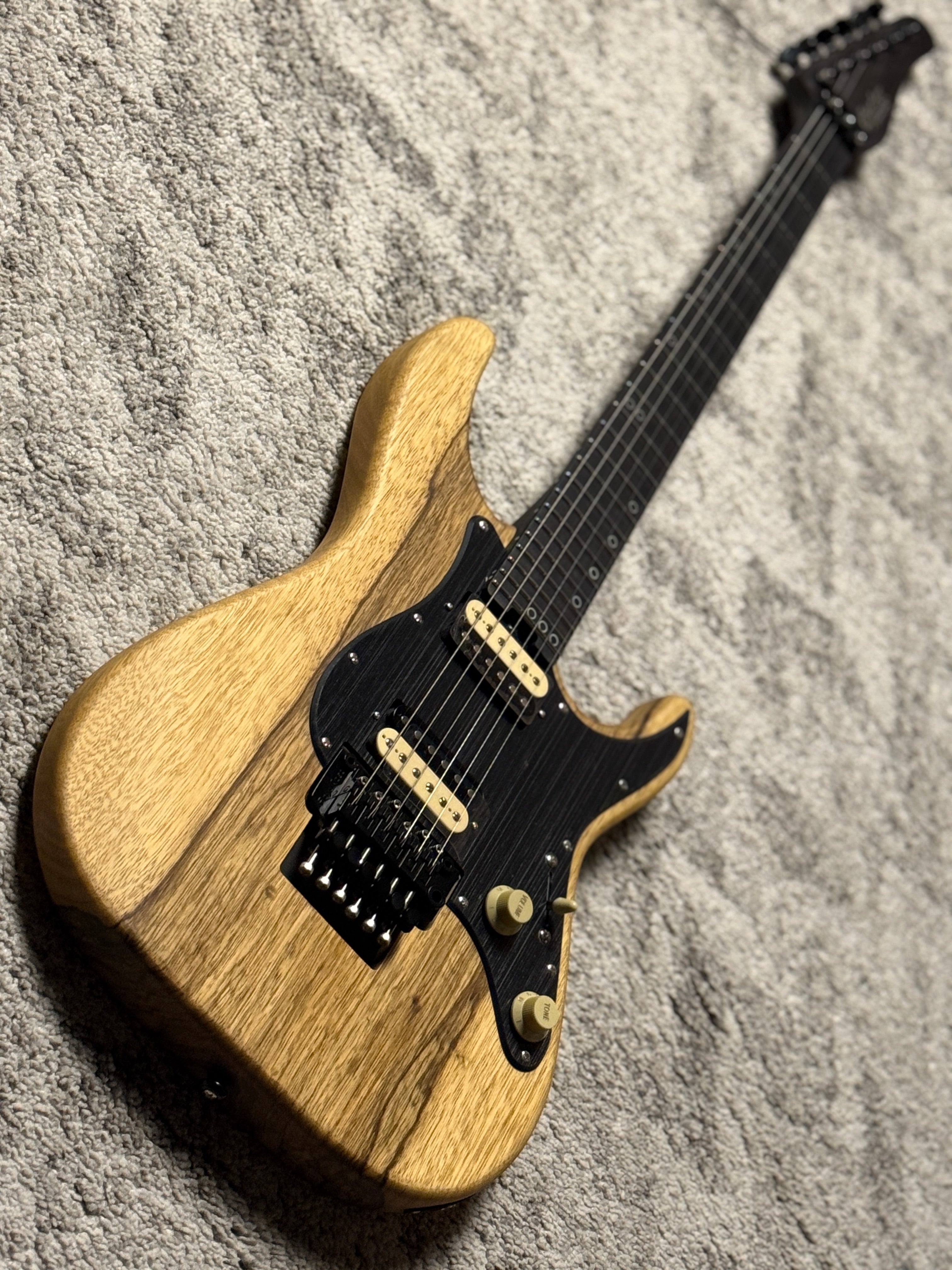 Schecter Sun Valley Super Shredder Exotic in Black Limba W26010858