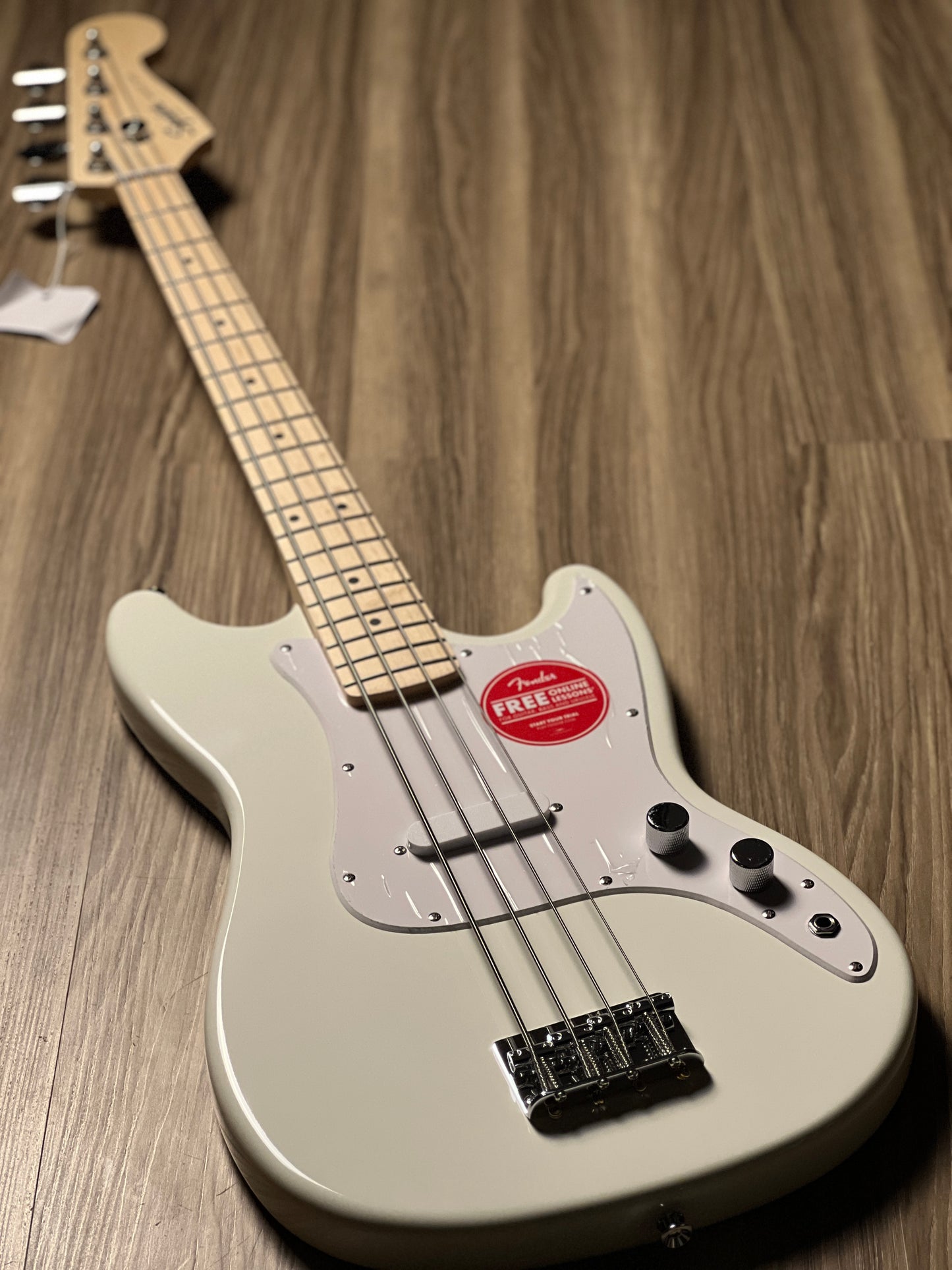 Squier Sonic Bronco Bass with White Pickguard and Maple FB in Arctic White