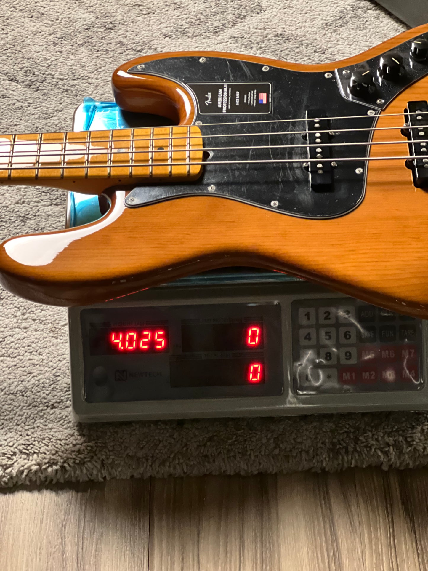 เบส Fender American Professional II Jazz Bass พร้อม Maple FB สี Roasted Pine