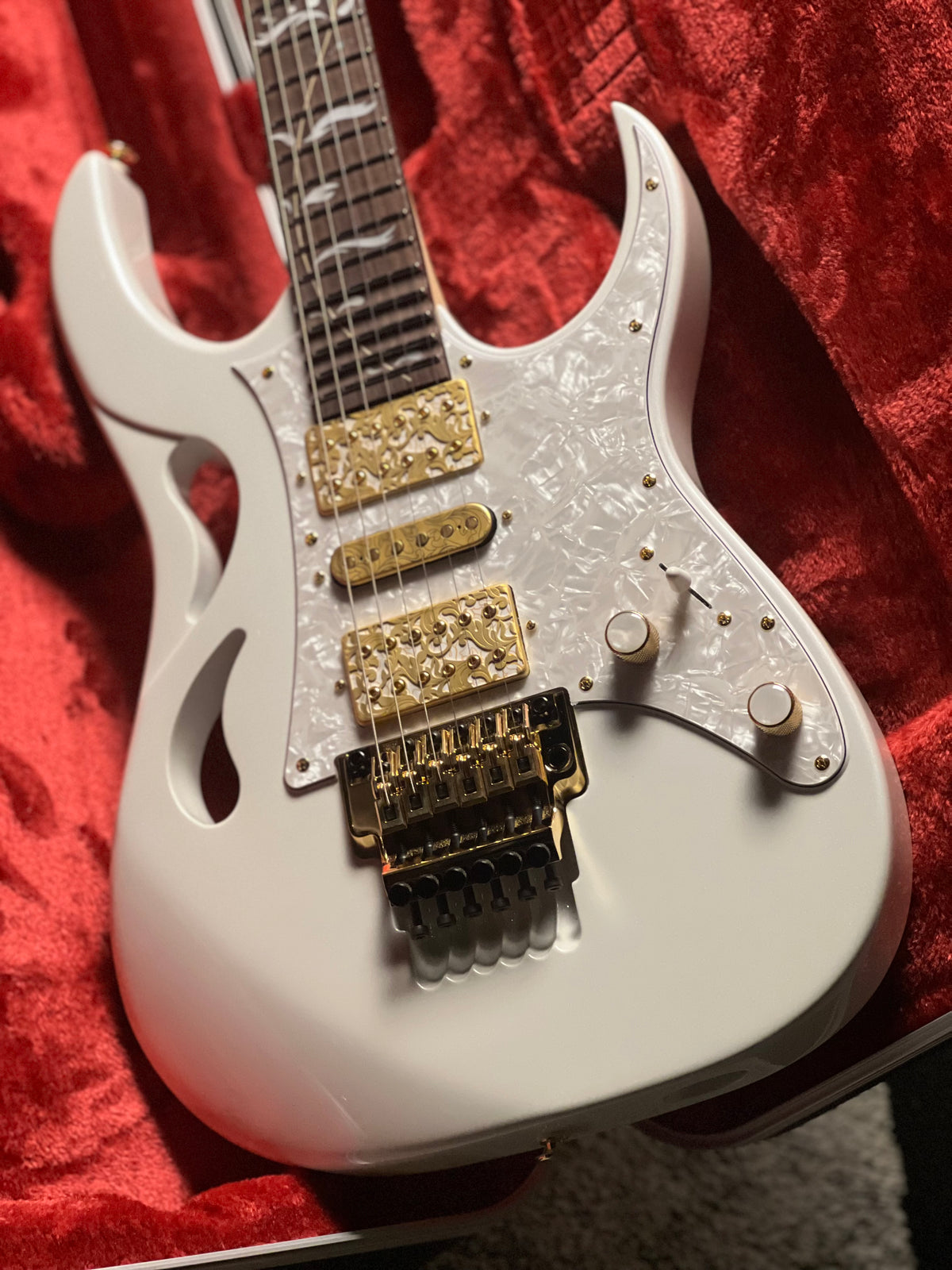 Ibanez Steve Vai Signature PIA Guitar in Stallion White F2515779