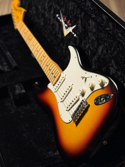 Fender Custom Shop 1968 Stratocaster Deluxe Closet Classic Maple in 3-color Sunburst CZ569243