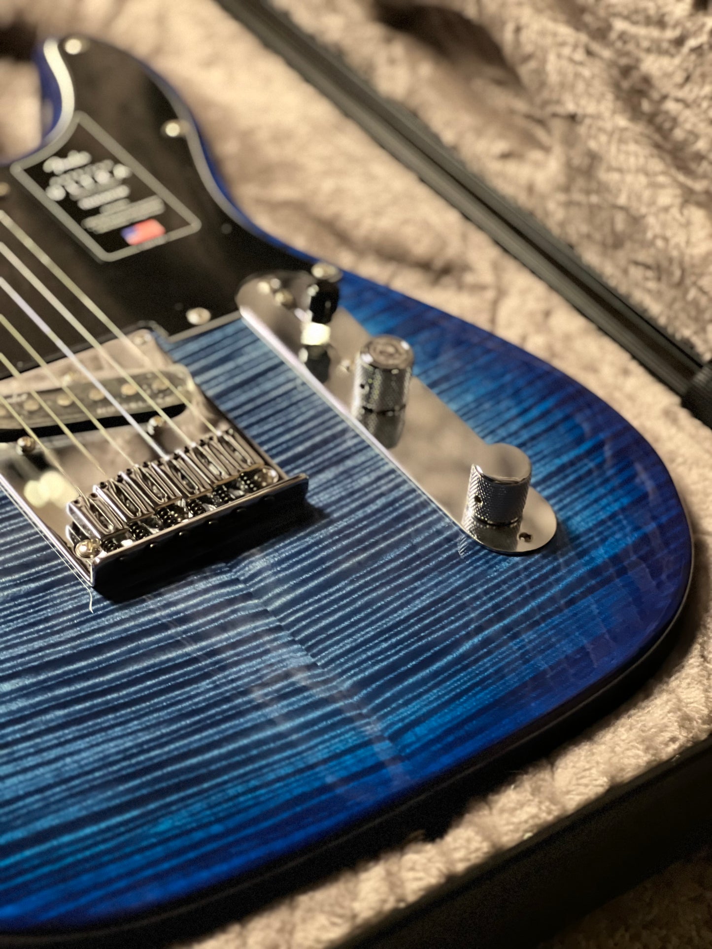 Fender American Ultra Limited Edition Telecaster with Ebony FB In Denim Burst US21016301