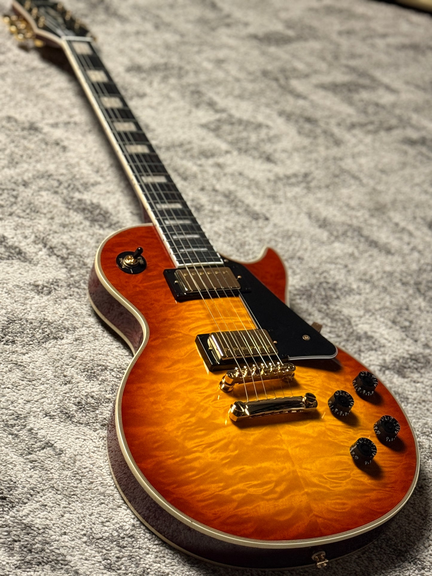Epiphone Les Paul Custom Quilt in Iced Tea Burst